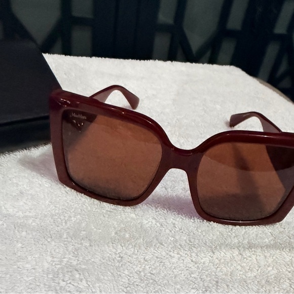 MaxMara Women’s Burgundy Sunglasses - Picture 8 of 10